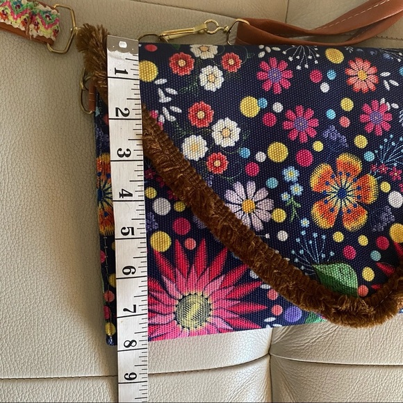 NEW Envelope Floral Fabric Crossbody Bag - Picture 10 of 10